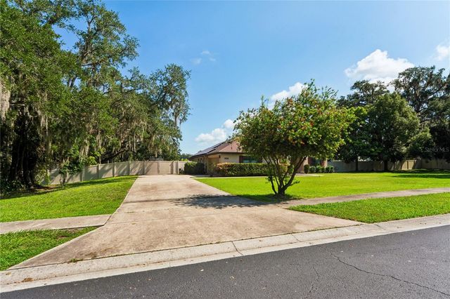 27725 CENTURY OAKS COURT, Dade City, FL 33525
