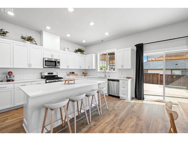 16614 Sw BOTANY BAY Ln, Tigard, OR 97224