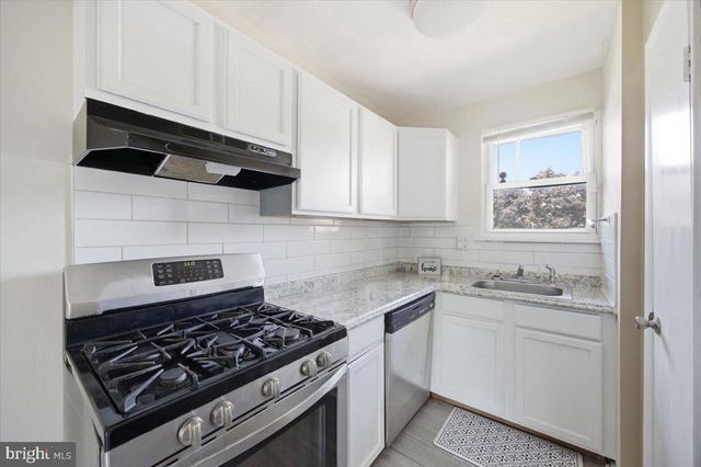 243 LA CASCATA TNHS, Clementon, NJ 08021