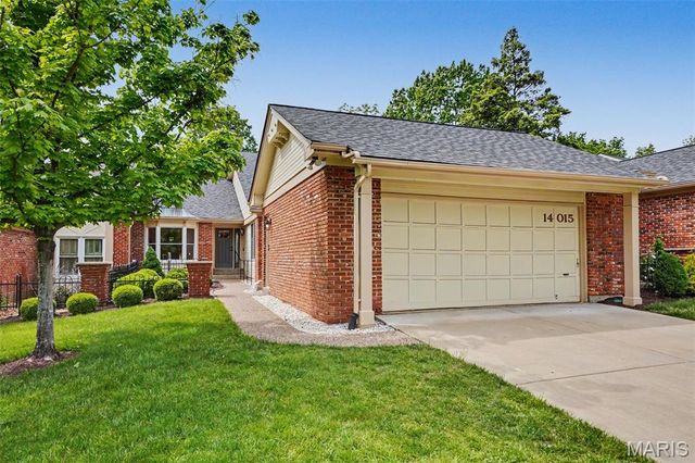 14015 Baywood Villages Drive, Chesterfield, MO 63017