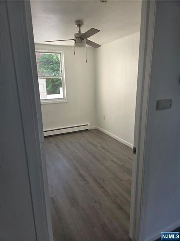 16 Glen Road, Rutherford, NJ 07070