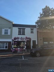 16 Glen Road, Rutherford, NJ 07070
