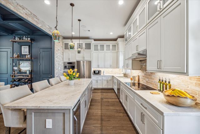 313 Royale Heights Lane, Houston, TX 77024