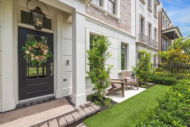 313 Royale Heights Lane, Houston, TX 77024