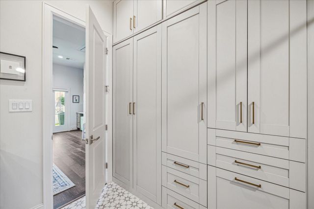 313 Royale Heights Lane, Houston, TX 77024