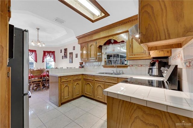 1607 Main W Street, Rio Grande City, TX 78582