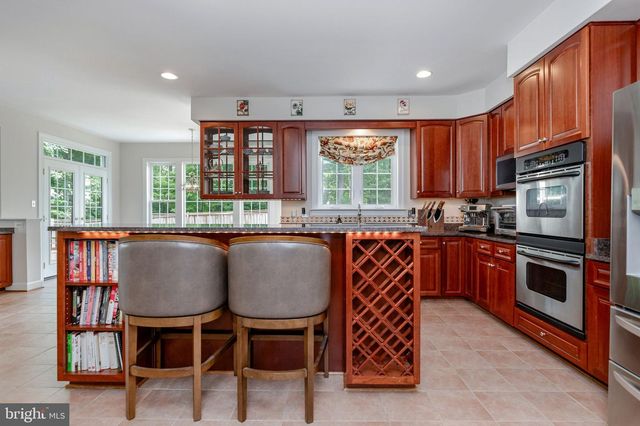 3364 LOGSTONE DR, Triangle, VA 22172