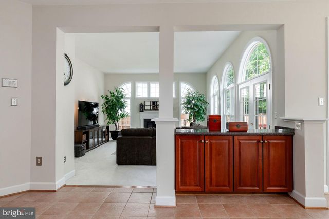 3364 LOGSTONE DR, Triangle, VA 22172