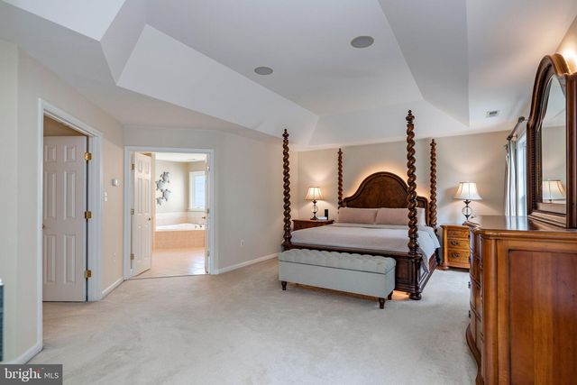 3364 LOGSTONE DR, Triangle, VA 22172