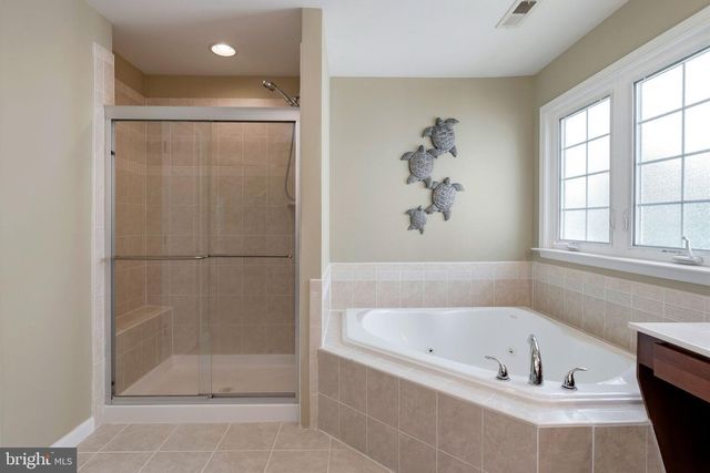 3364 LOGSTONE DR, Triangle, VA 22172