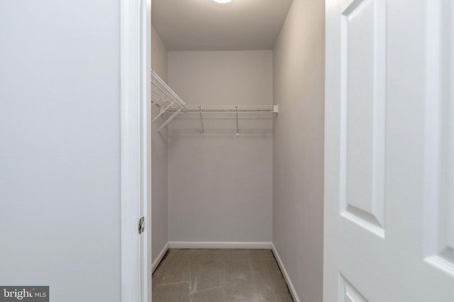 3364 LOGSTONE DR, Triangle, VA 22172
