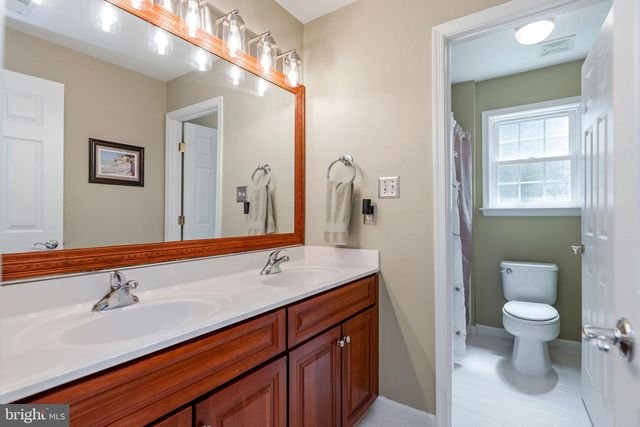 3364 LOGSTONE DR, Triangle, VA 22172