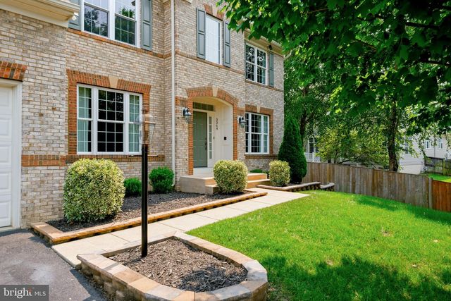 3364 LOGSTONE DR, Triangle, VA 22172