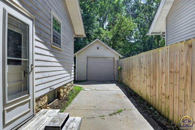 1220 SW Webster AVE, Topeka, KS 66604