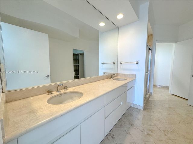 703 Crandon Blvd PH-3, Key Biscayne, FL 33149