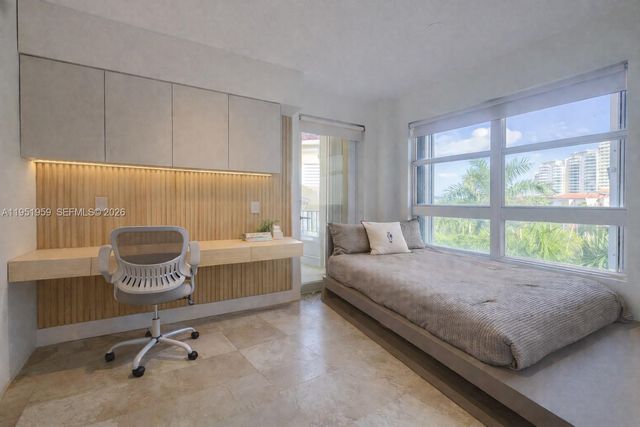 703 Crandon Blvd PH-3, Key Biscayne, FL 33149