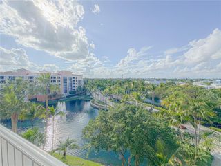 703 Crandon Blvd PH-3, Key Biscayne, FL 33149