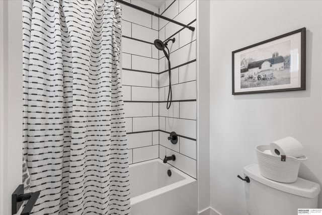 20545 Hartman Avenue, Elkhorn, NE 68022