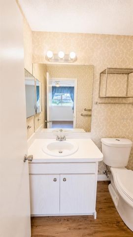 1624 WHITEHEAD DRIVE 320, Sarasota, FL 34232