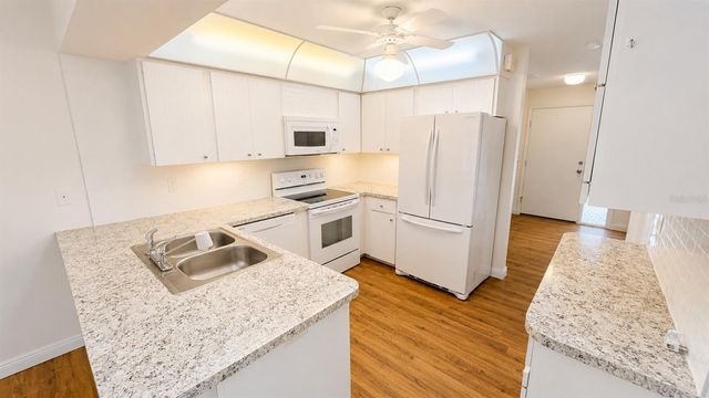 1624 WHITEHEAD DRIVE 320, Sarasota, FL 34232