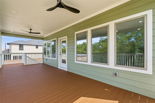 733 S Carroll Street, La Porte, TX 77571