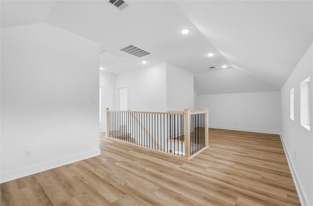 733 S Carroll Street, La Porte, TX 77571