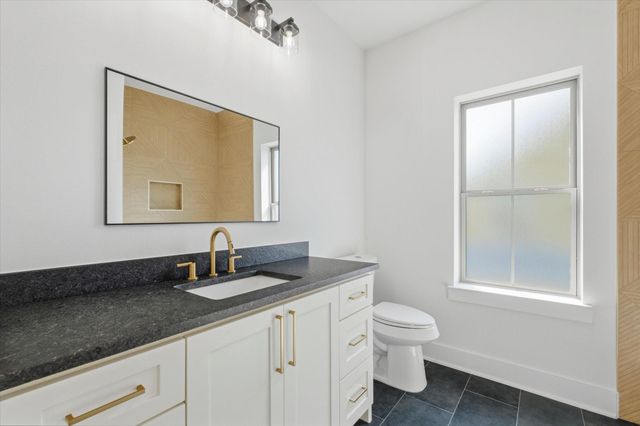 733 S Carroll Street, La Porte, TX 77571