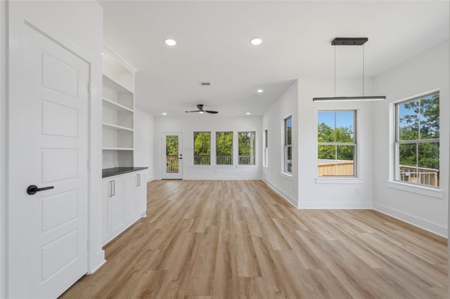 733 S Carroll Street, La Porte, TX 77571
