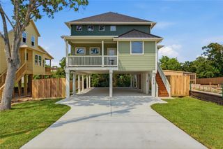 733 S Carroll Street, La Porte, TX 77571
