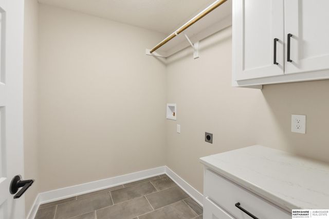 3661 S 219th Street, Omaha, NE 68022