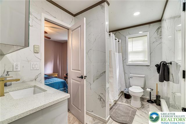 7901 Sleepy Hollow Drive, Coolbaugh Twp, PA 18466