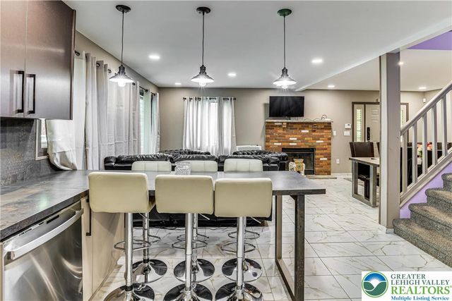 7901 Sleepy Hollow Drive, Coolbaugh Twp, PA 18466