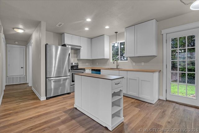 201 SE 7th Street, Pryor, OK 74361