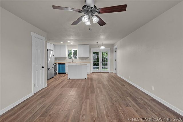 201 SE 7th Street, Pryor, OK 74361