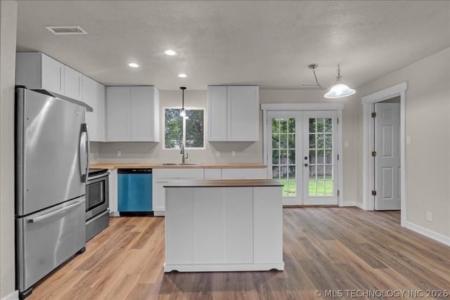 201 SE 7th Street, Pryor, OK 74361