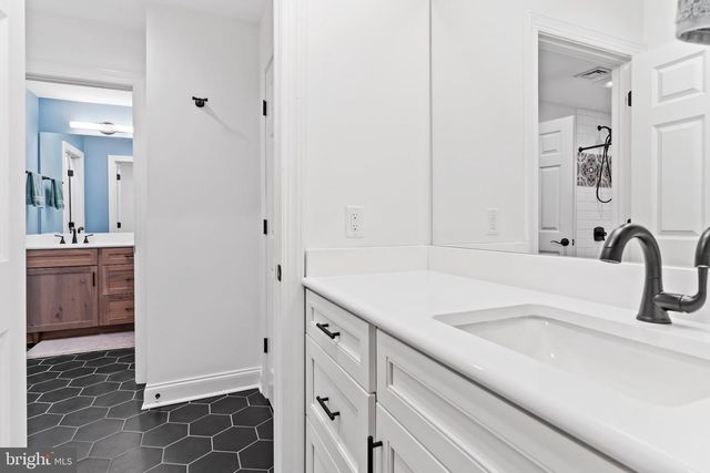 5103 MAPLE LEAF CT, Mechanicsburg, PA 17055