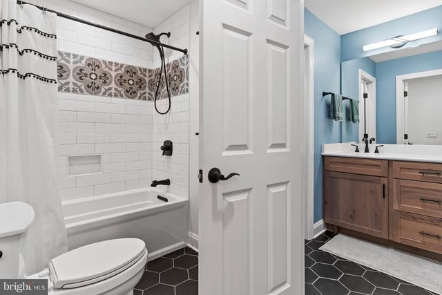 5103 MAPLE LEAF CT, Mechanicsburg, PA 17055