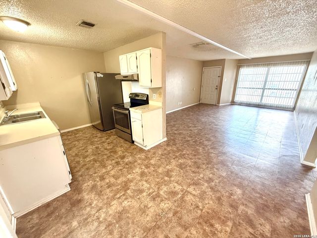 10610 Green Vista Street, San Antonio, TX 78223