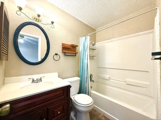 10610 Green Vista Street, San Antonio, TX 78223