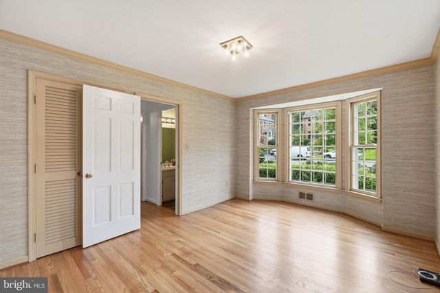 6460 32ND ST NW, Washington, DC 20015
