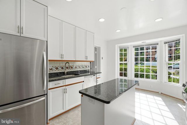 6460 32ND ST NW, Washington, DC 20015