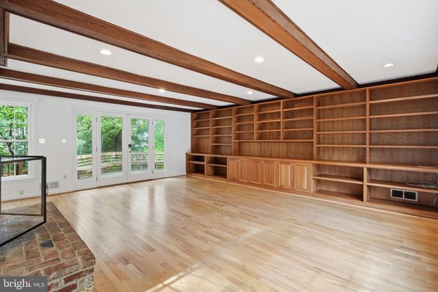 6460 32ND ST NW, Washington, DC 20015
