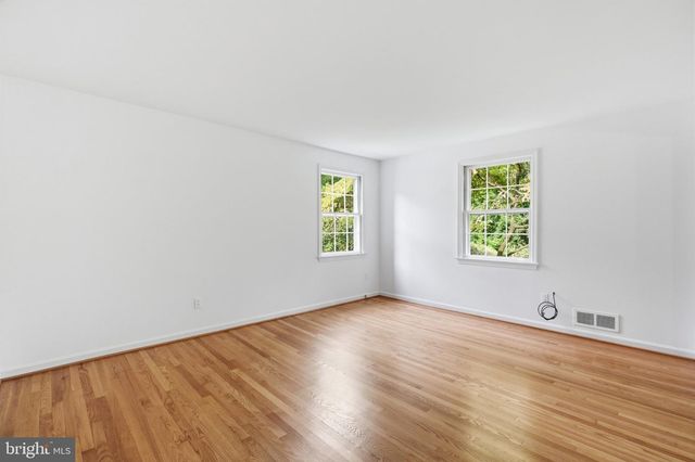 6460 32ND ST NW, Washington, DC 20015