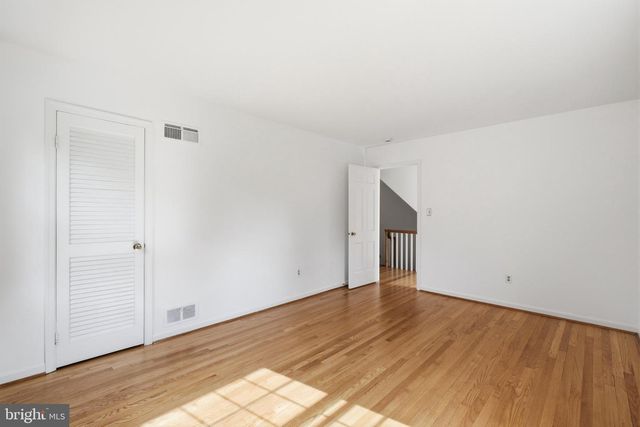 6460 32ND ST NW, Washington, DC 20015