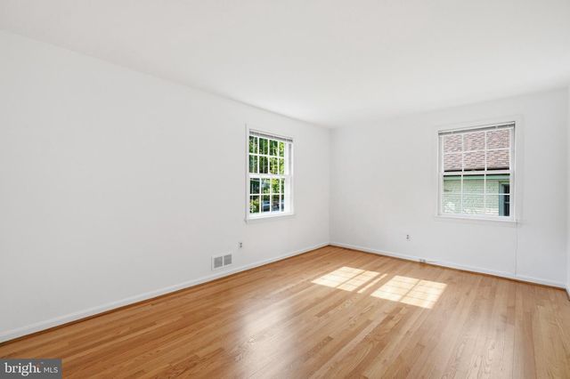 6460 32ND ST NW, Washington, DC 20015