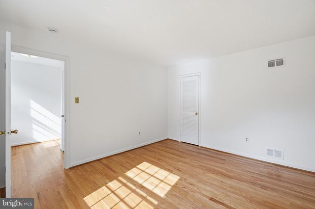 6460 32ND ST NW, Washington, DC 20015