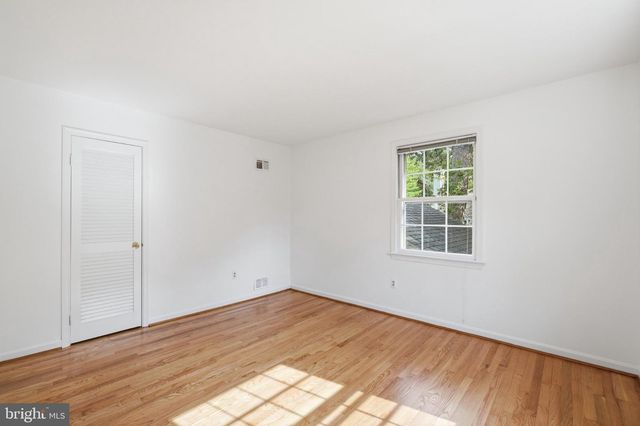 6460 32ND ST NW, Washington, DC 20015