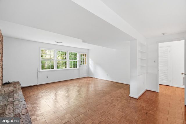 6460 32ND ST NW, Washington, DC 20015
