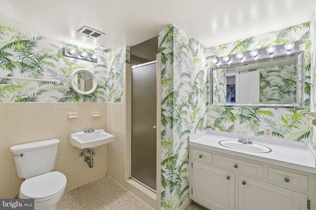 6460 32ND ST NW, Washington, DC 20015