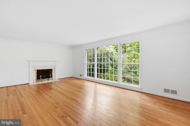 6460 32ND ST NW, Washington, DC 20015